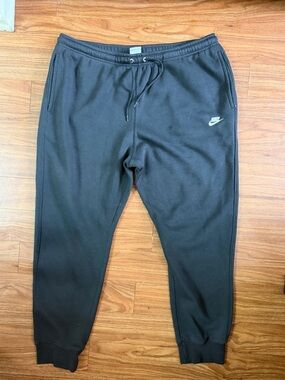 Nike Black Men's Fleece Joggers with Swoosh